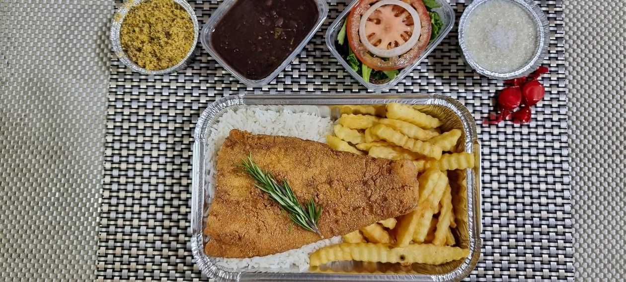 Filé de peixe com fritas