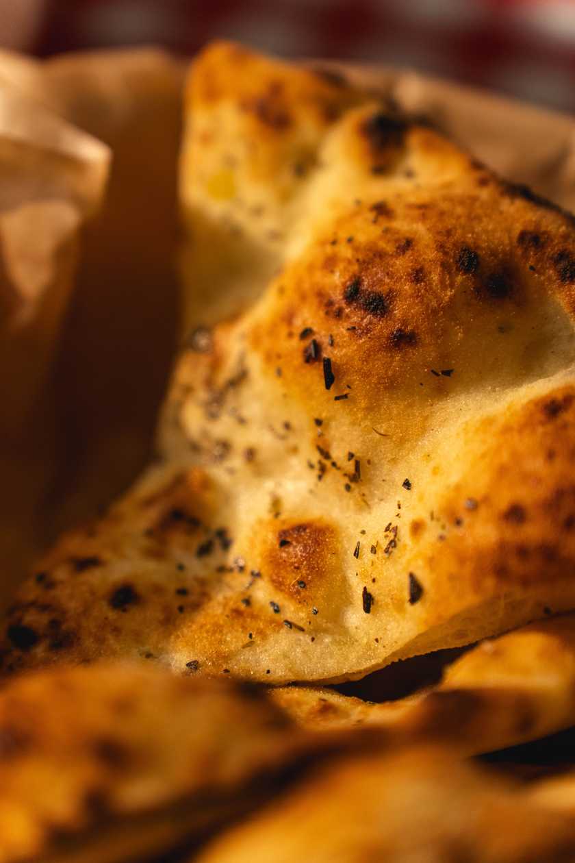 Focaccia cu parmezan si usturoi