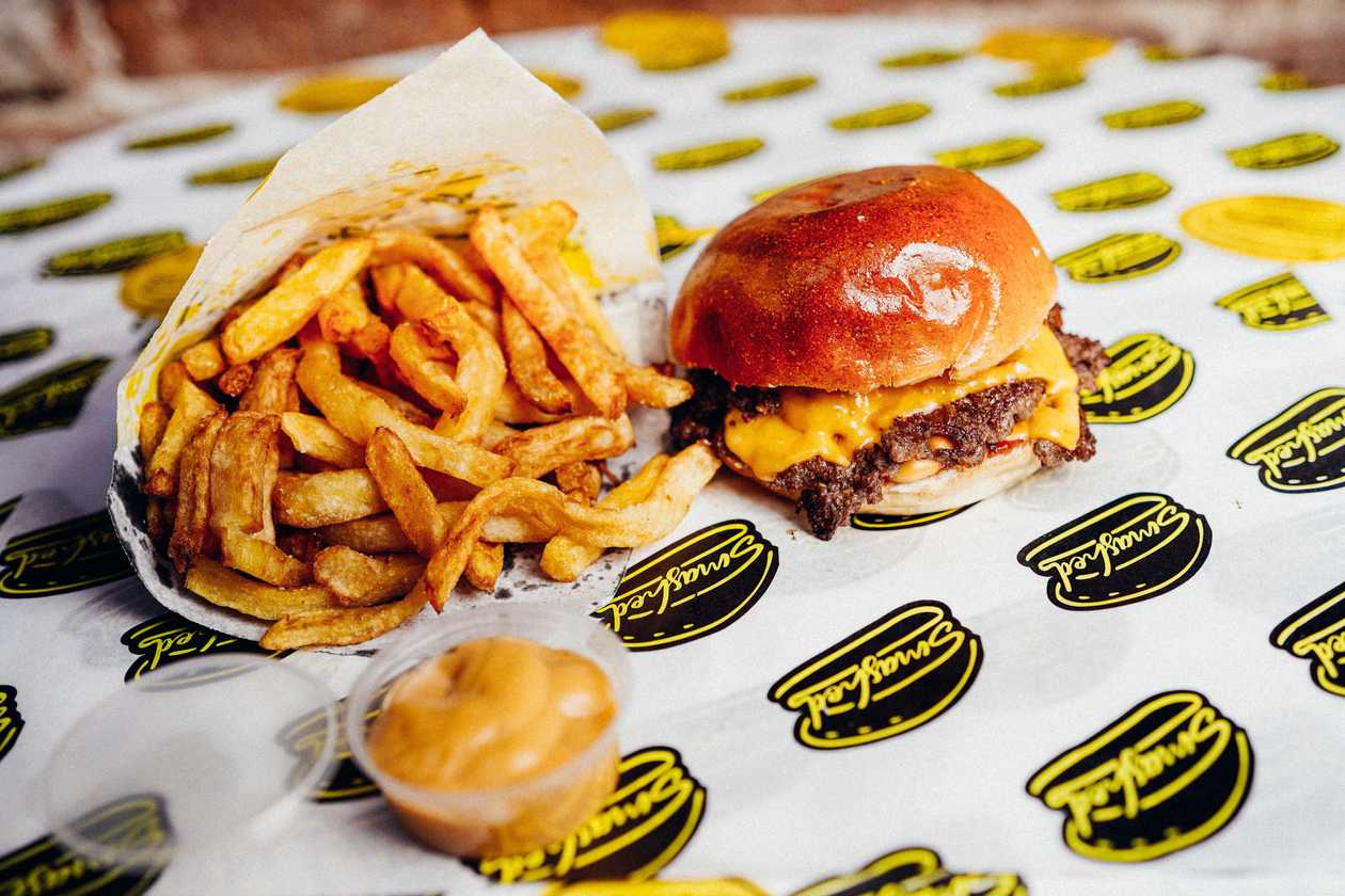 Double G Menu + Coca-Cola 330ml gratis