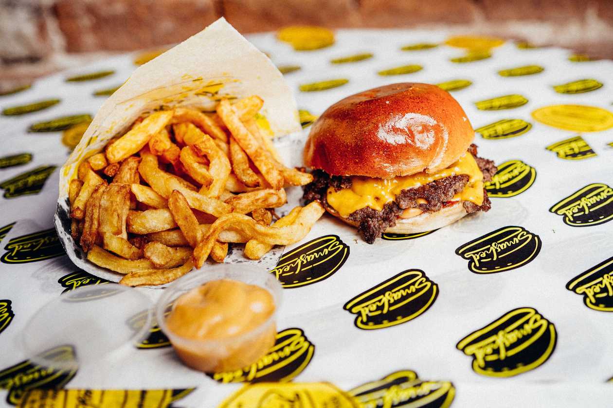 So Cheesy Menu + Coca-Cola 330ml gratis