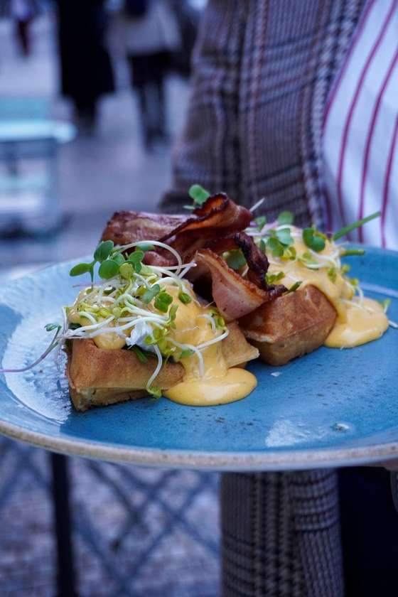 Eggs Benedict Bacon