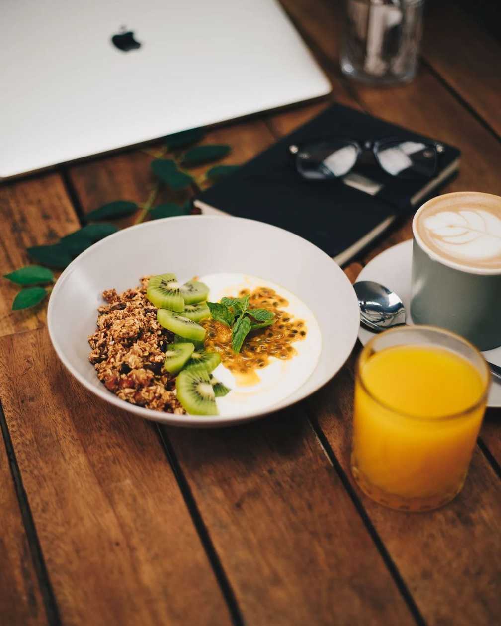 Seasonal Fruit, Granola & Yoghurt