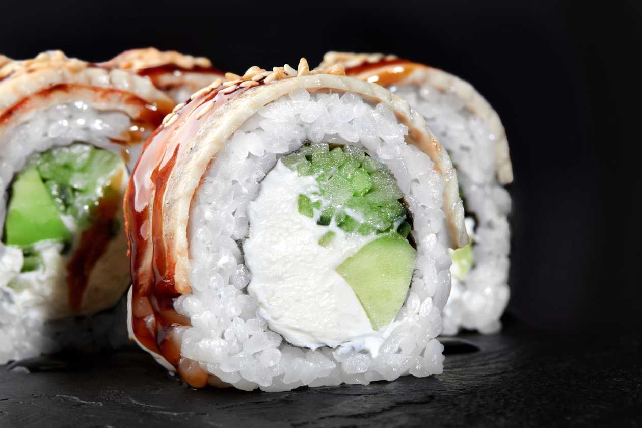 Uramaki unagi sesame