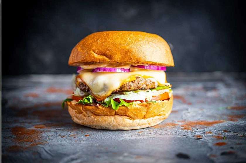 Burger kolme juustuga