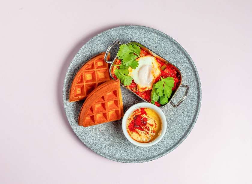 Shakshuka + hummus.