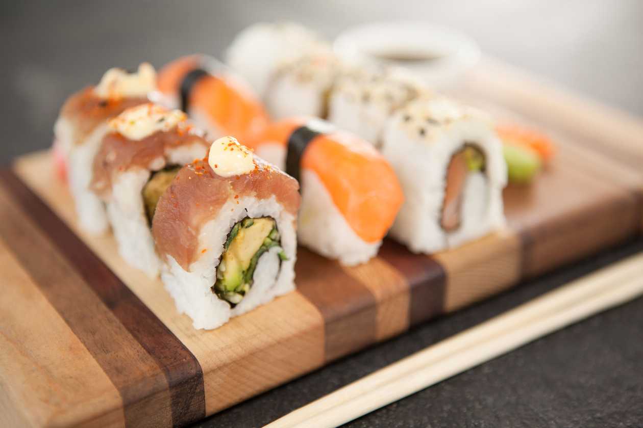 Set of uramaki tobiko