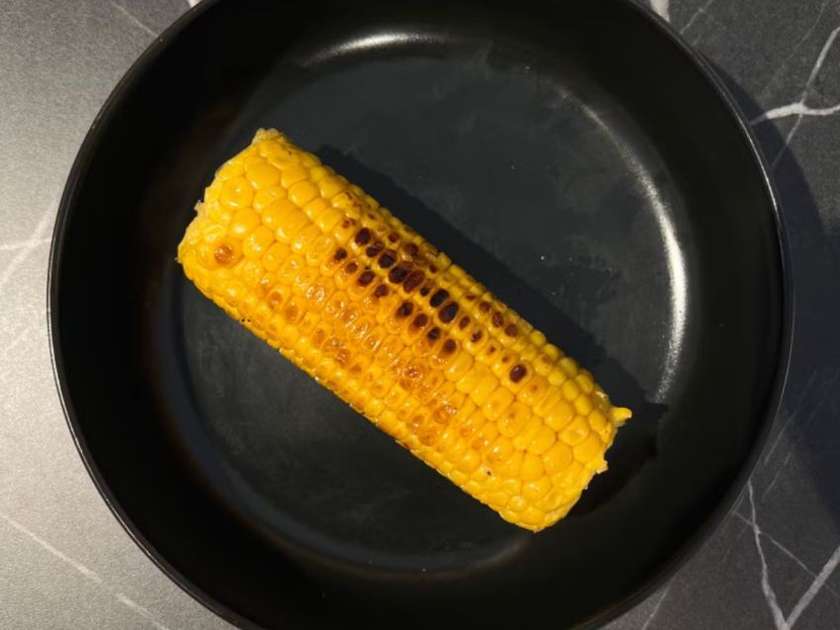 Grilovaná kukurica s cheddarom