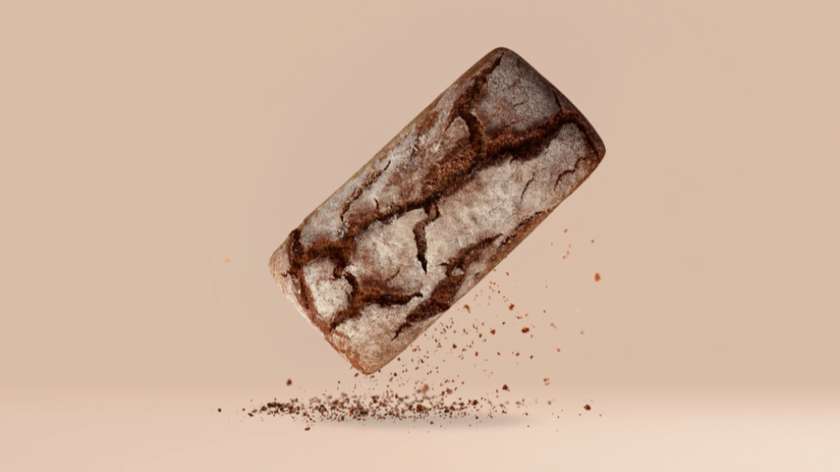 Chleb żytni posypany mąką