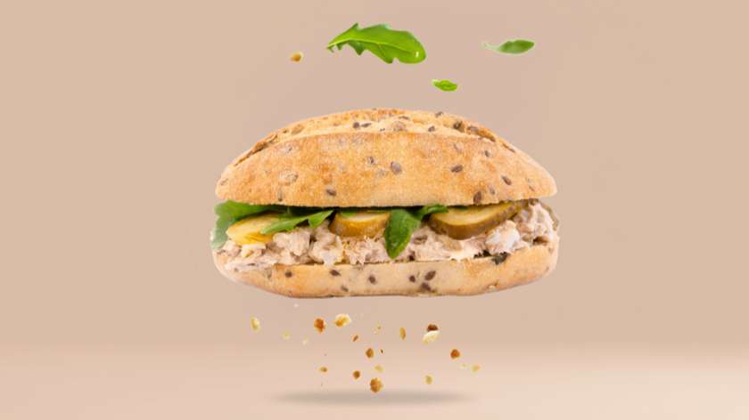 Kanapka orkiszowa z pastą z tuńczyka