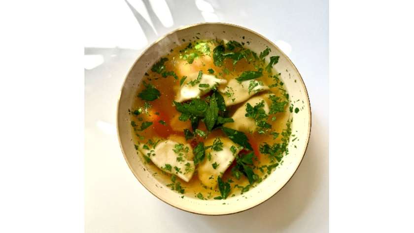 Rosół z mięsnymi pierożkami