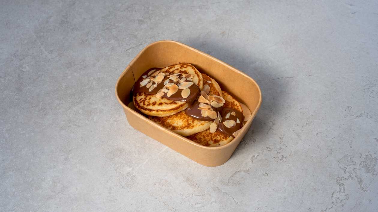 Pancakes Chocolate & Almond Flakes