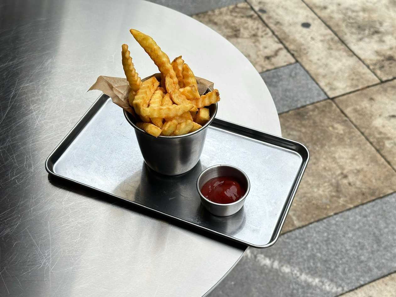 French Fries w Ketchup