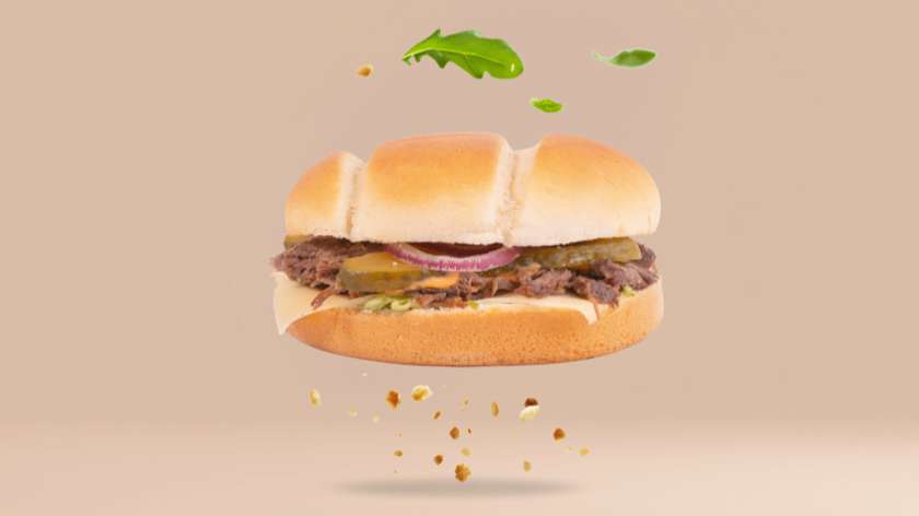 Burger z szarpaną wołowiną