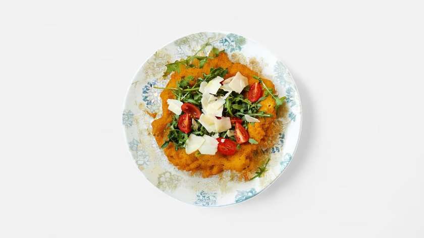 Cotoletta con rucola, cherry & parmigiano