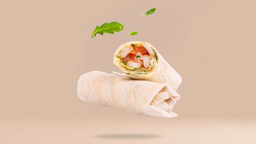 Wrap z panierowanym kurczakiem