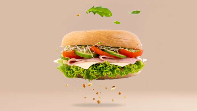 Bajgiel z szynką i serem