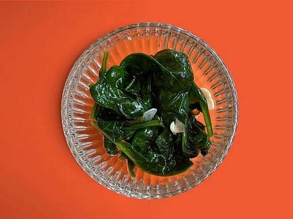 SAINTED SPINACH WITH GARLIC