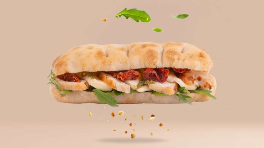 Schiacciata z kurczakiem i mozzarellą