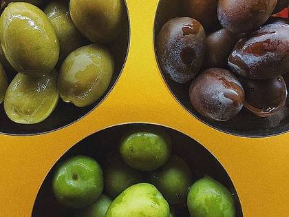 OLIVES FROM LIGURIA AND SICILY