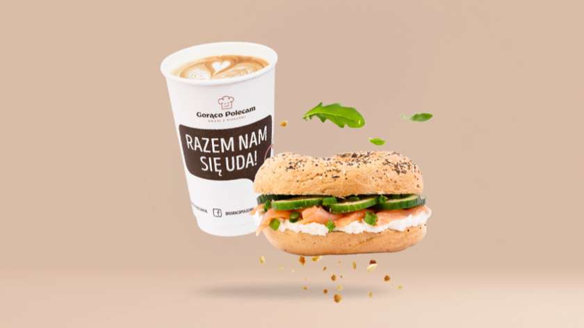 Bajgiel z łososiem wędzonym + kawa