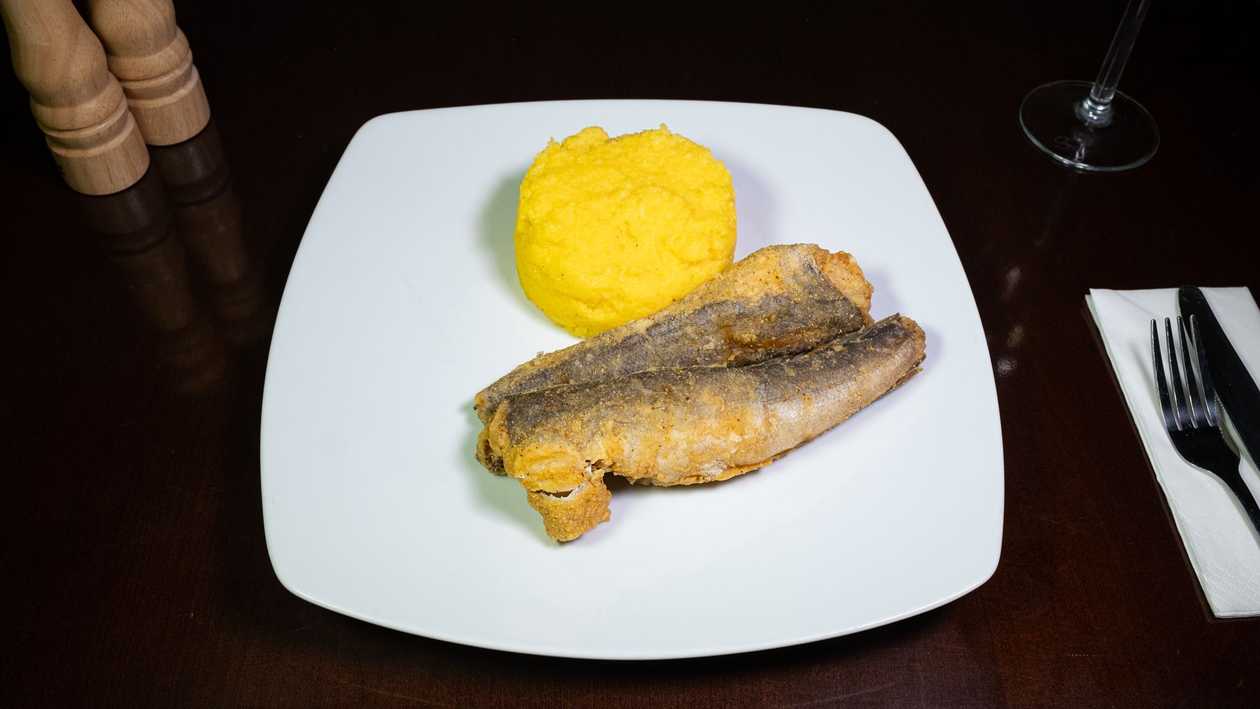 Fried Cod with Mămăligă