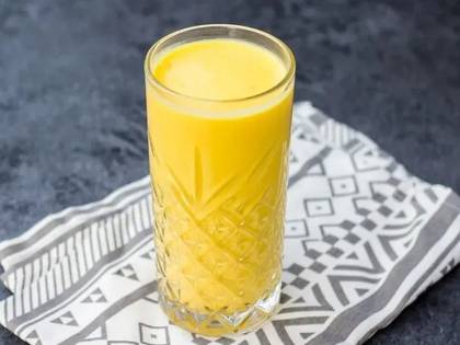 Mango lassi