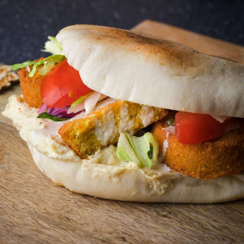 Pita falafel cu hummus