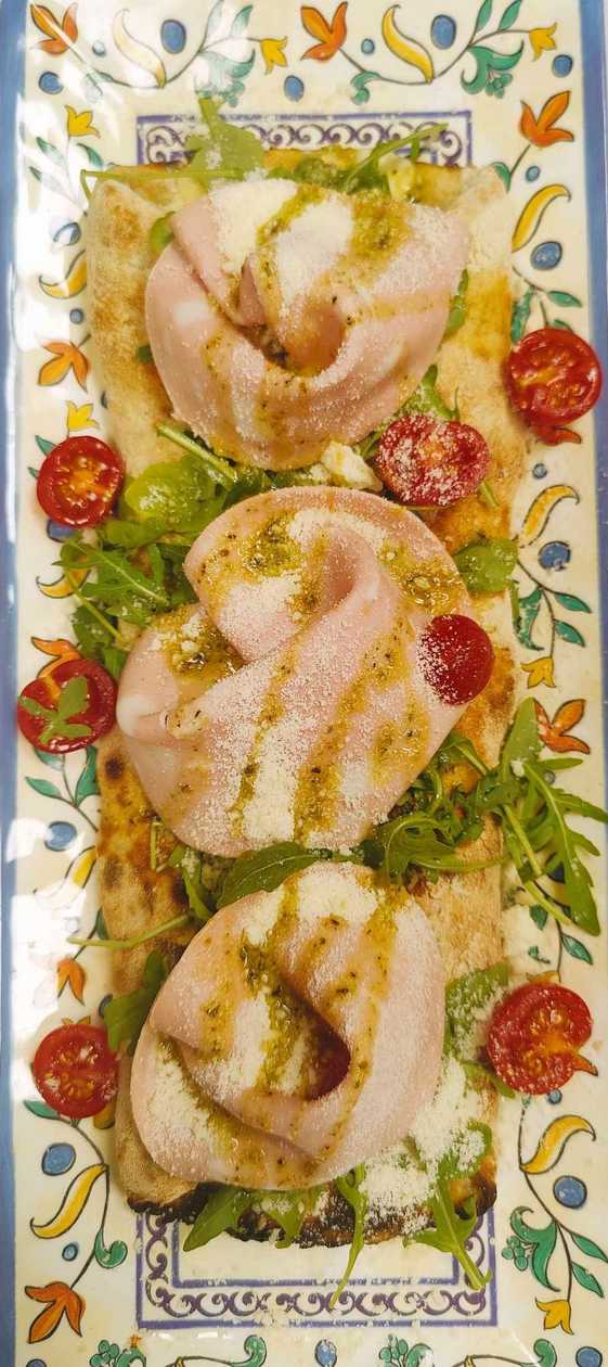 Brontese Semi Closed Pizza