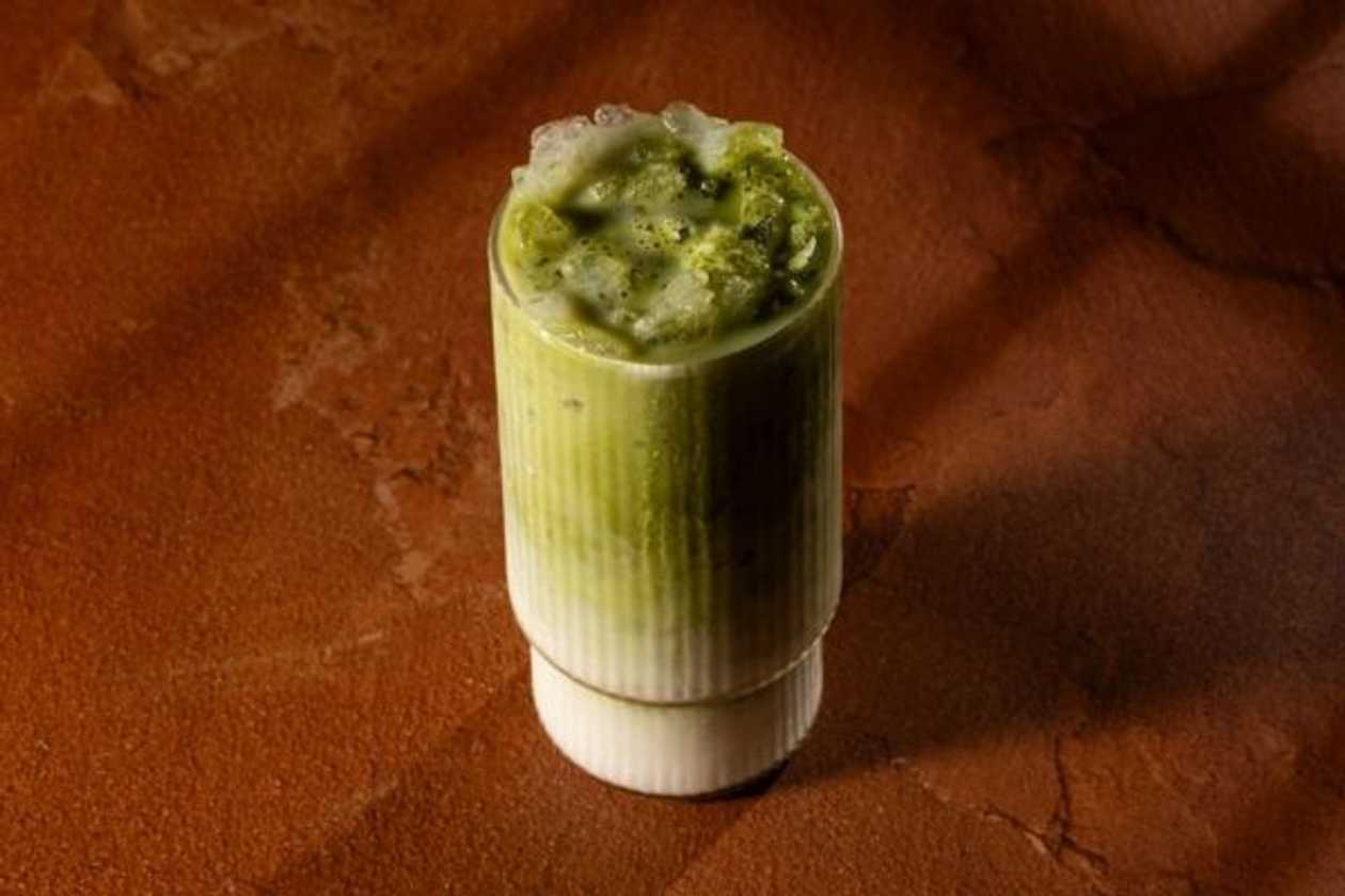 Waniliowa Iced Matcha Latte