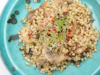 Зелена гречка з грибами