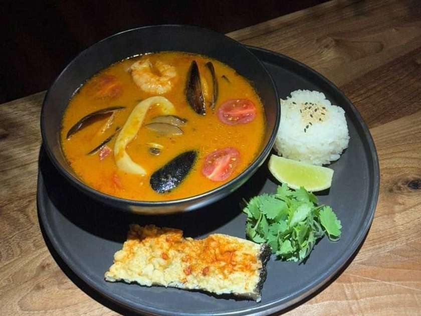 TOM YAM З МОРЕПРОДУКТАМИ