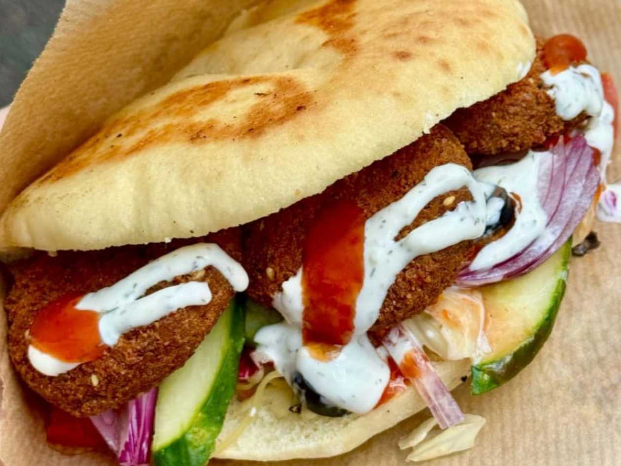 Falafel doner v pitě