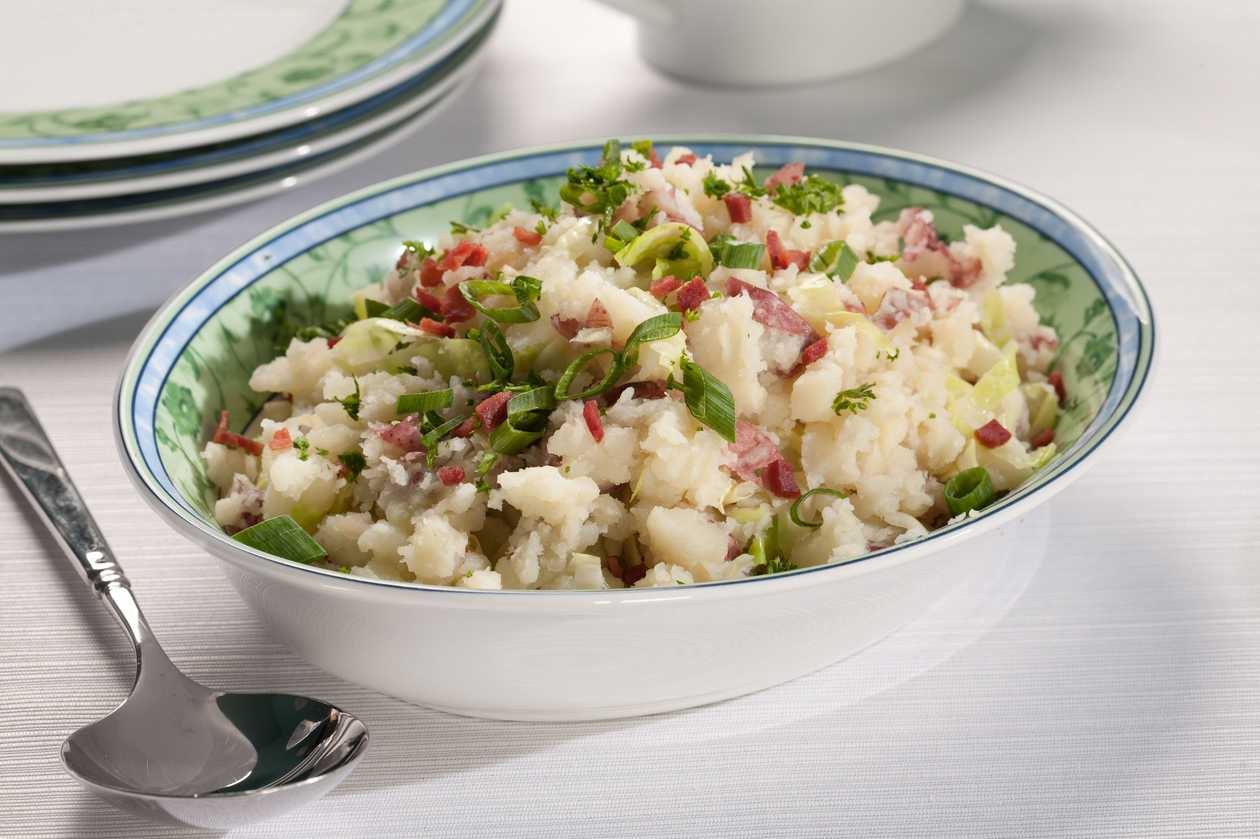 Mashed potatoes with bacon and onion