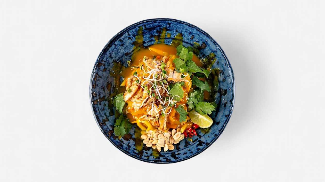 Mango šalát s kuracím mäsom v teriyaki omáčke