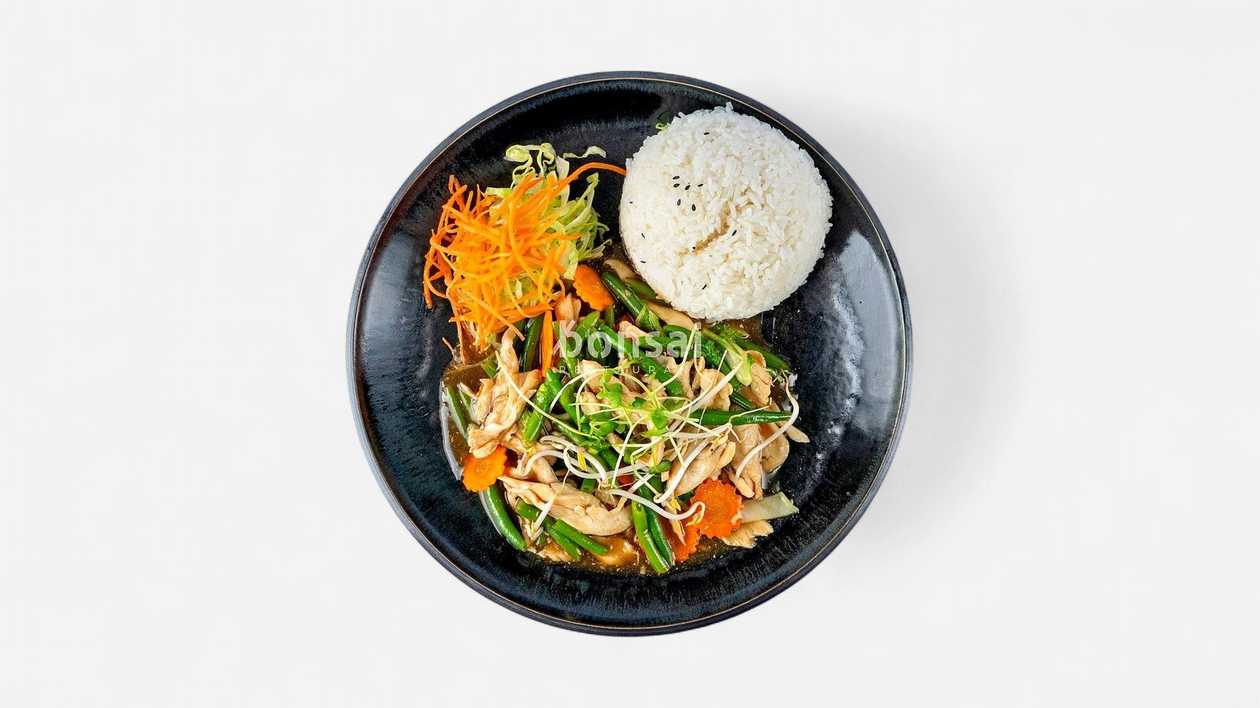 Thịt bò xào đỗ s hovädzím mäsom