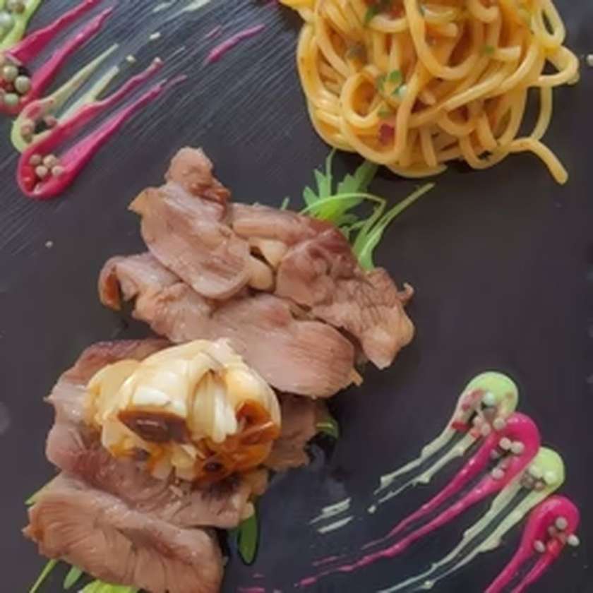 Spaghete Aglio Olio Peperoncino cu Mușchi de Vită Argentiniană