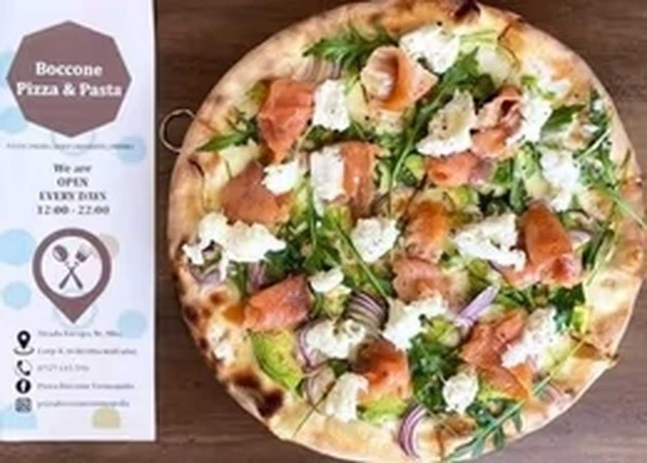 Pizza Salmone cu Avocado