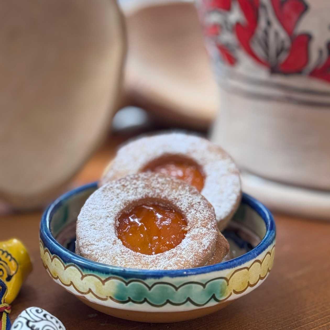 Biscuiti fragezi cu gem de caise