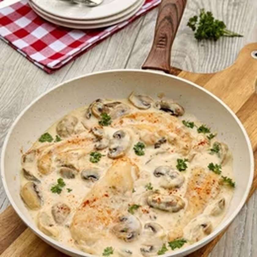 Piept de Pui cu Sos de Ciuperci