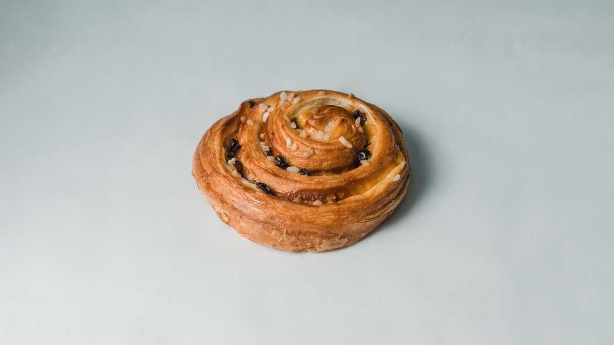 Croissant Roll with Raisin