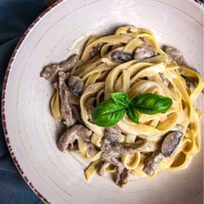 Tagliatelle Lombo di Manzo e Funghi Porcini