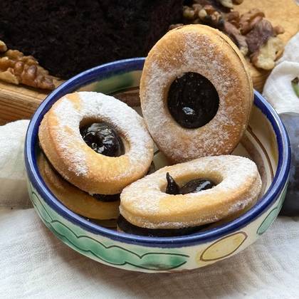 Biscuiti fragezi cu magiun de prune