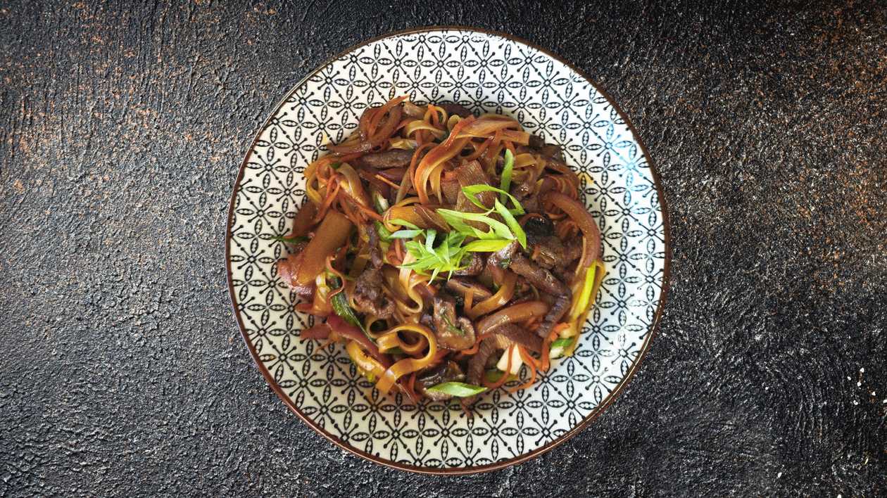 Τζαπτσέ (Κορεάτικα γυάλινα noodles)