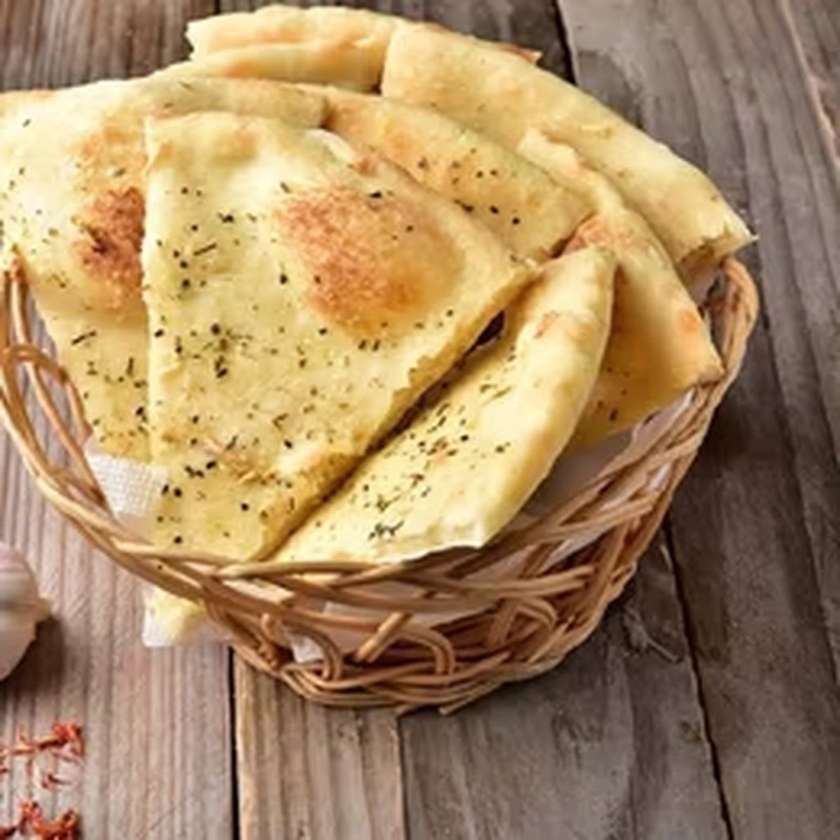 Focaccia cu Usturoi și Parmezan