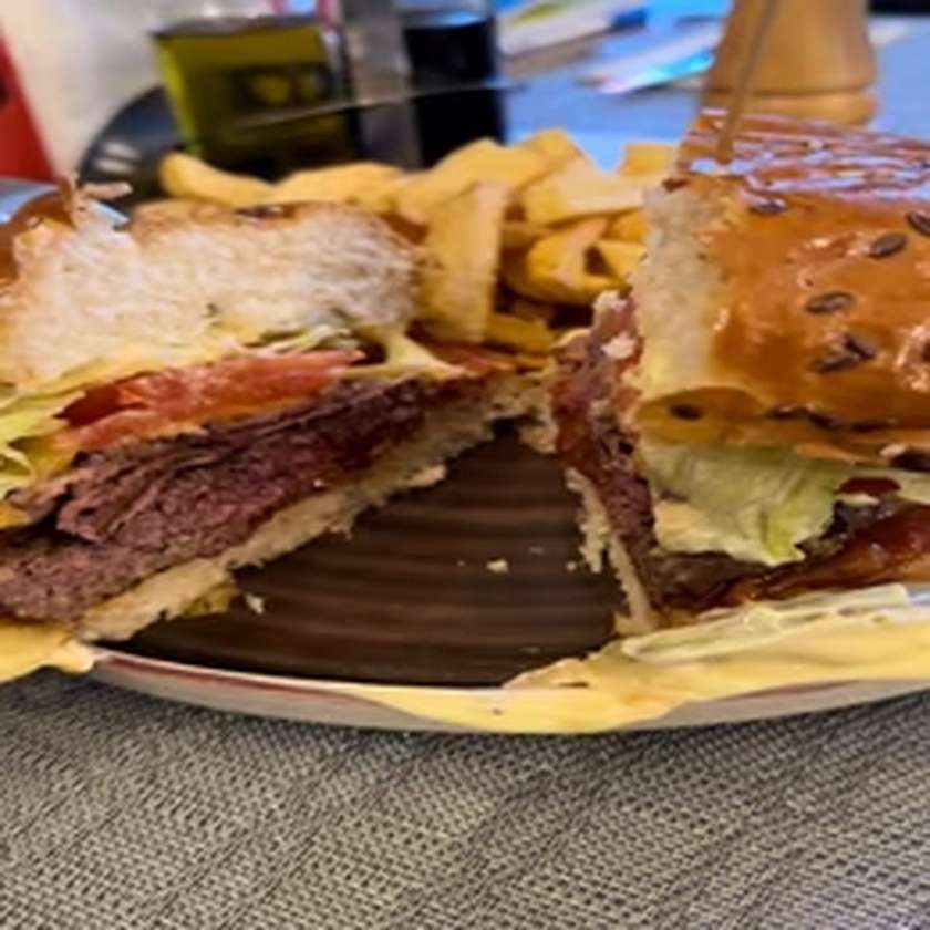 Burger Vită Black Angus