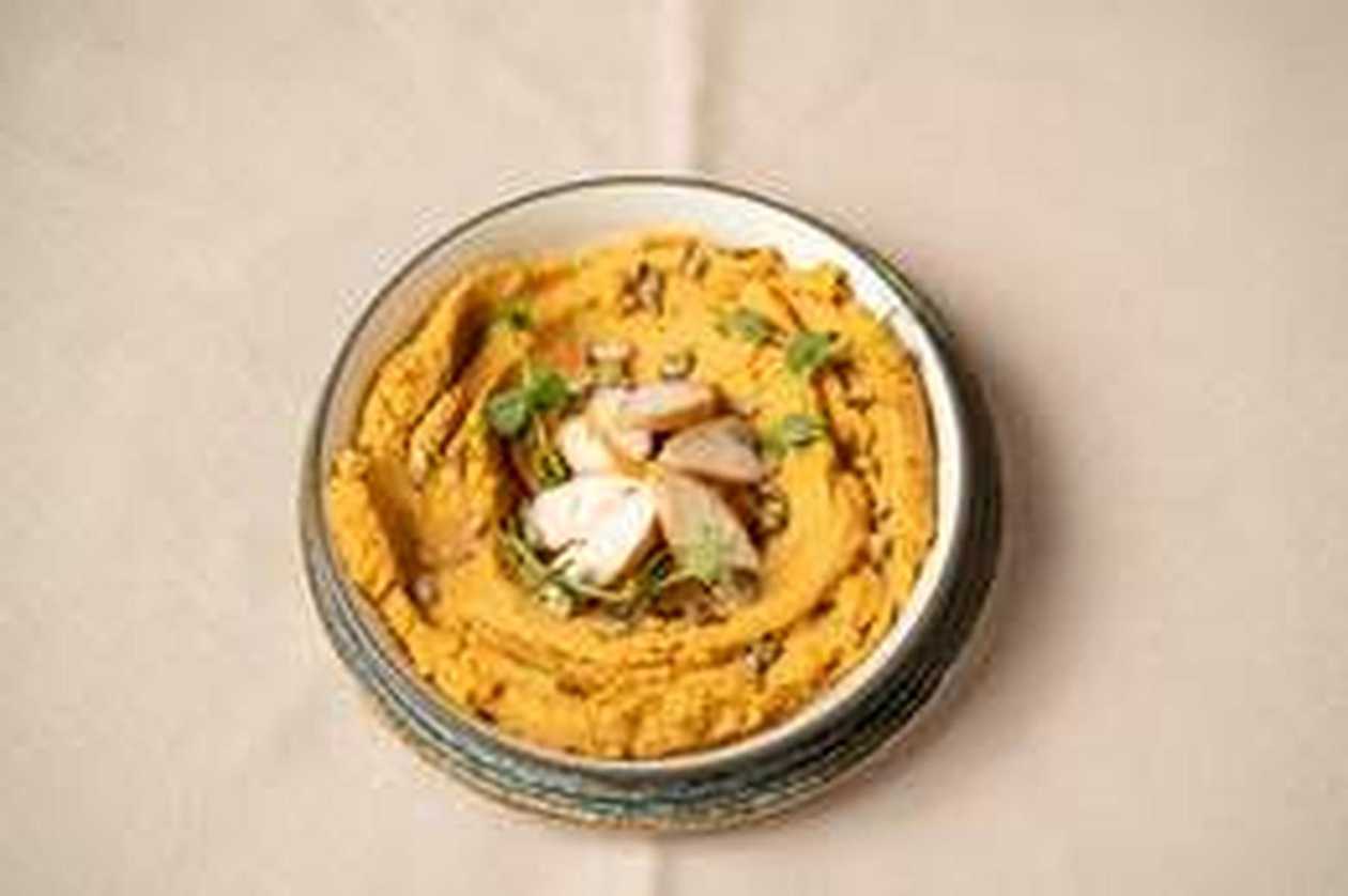 Creamy Hummus with Chicken Breast