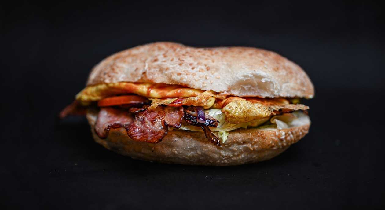 BAJD U LAĦAM (Egg and meat)