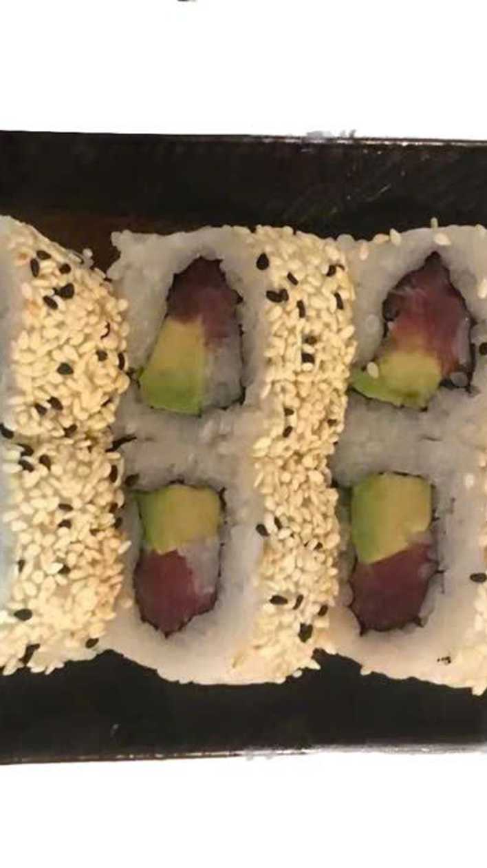 S12.California tuna avocado with sesame 8 pcs