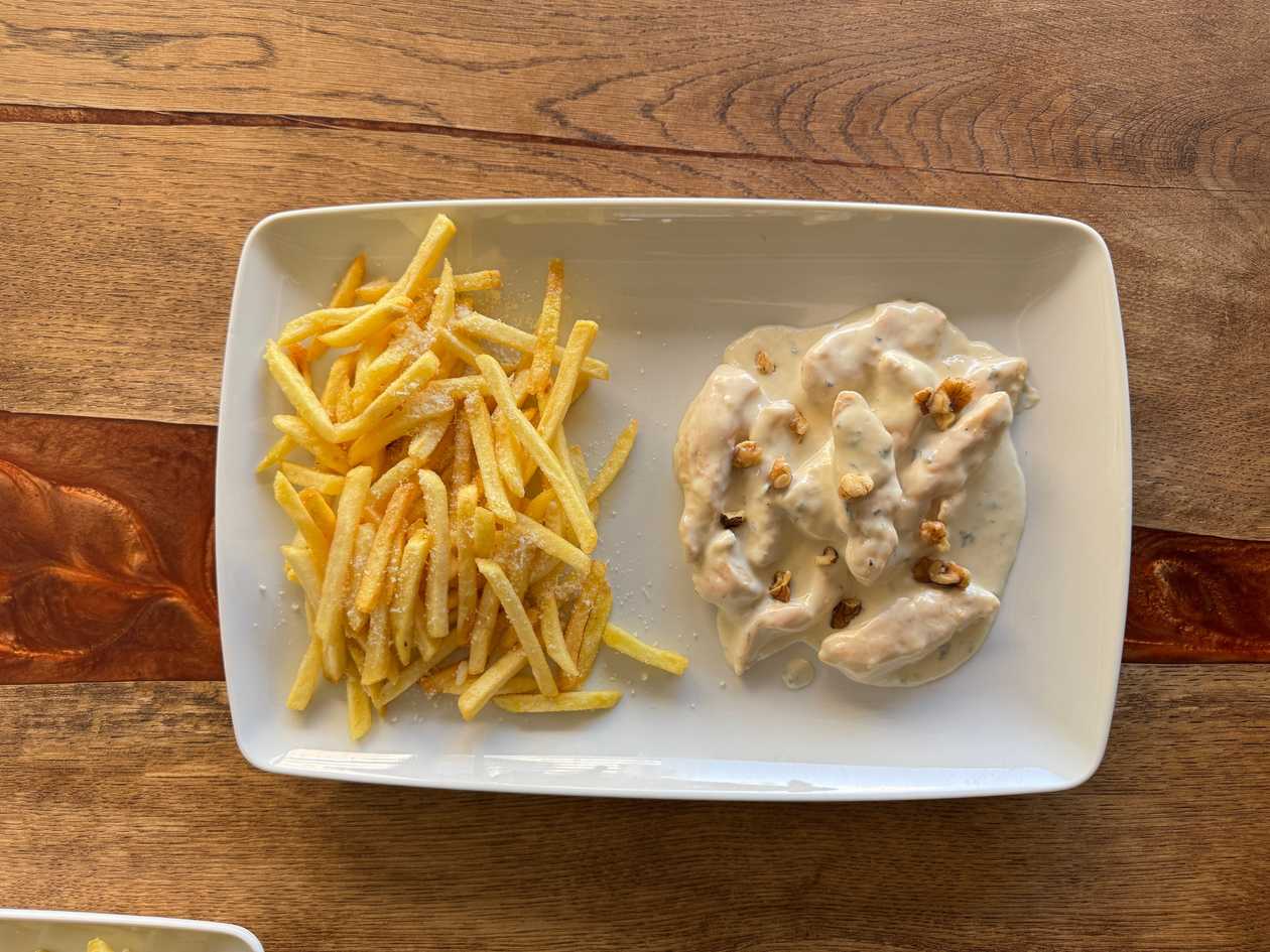 Piept de pui cu sos de gorgonzola