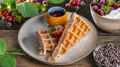 Berries waffle